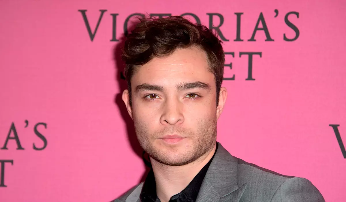 Star "esamesak" Ed Warkik errepikatu zuen Chuck Bass-en rola Tiktok-en