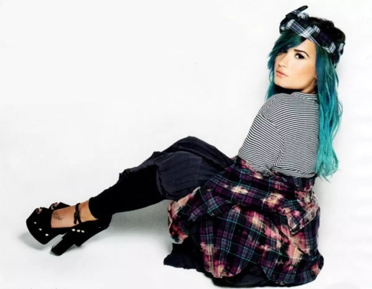 Demi Lovato nan Magazin Nylon. Janvye 2014