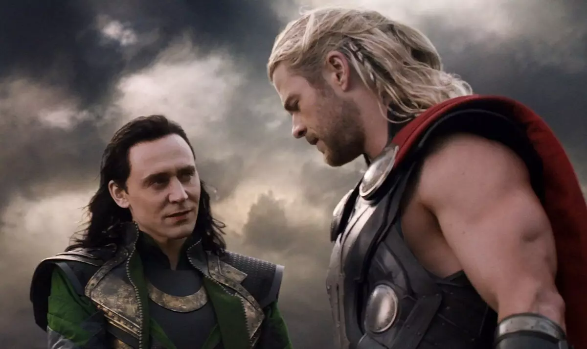 El director "Torah" va parlar sobre "no el millor" escoltant Chris Hemsworth i Tom Hiddleston