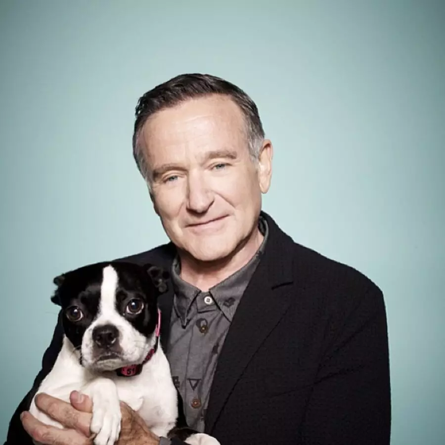 URobin Williams wazama ukusika amathambo