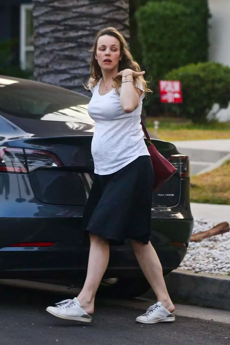 Foto: Paparazzi Catturato incinta Rachel Makadams a Los Angeles 68763_2