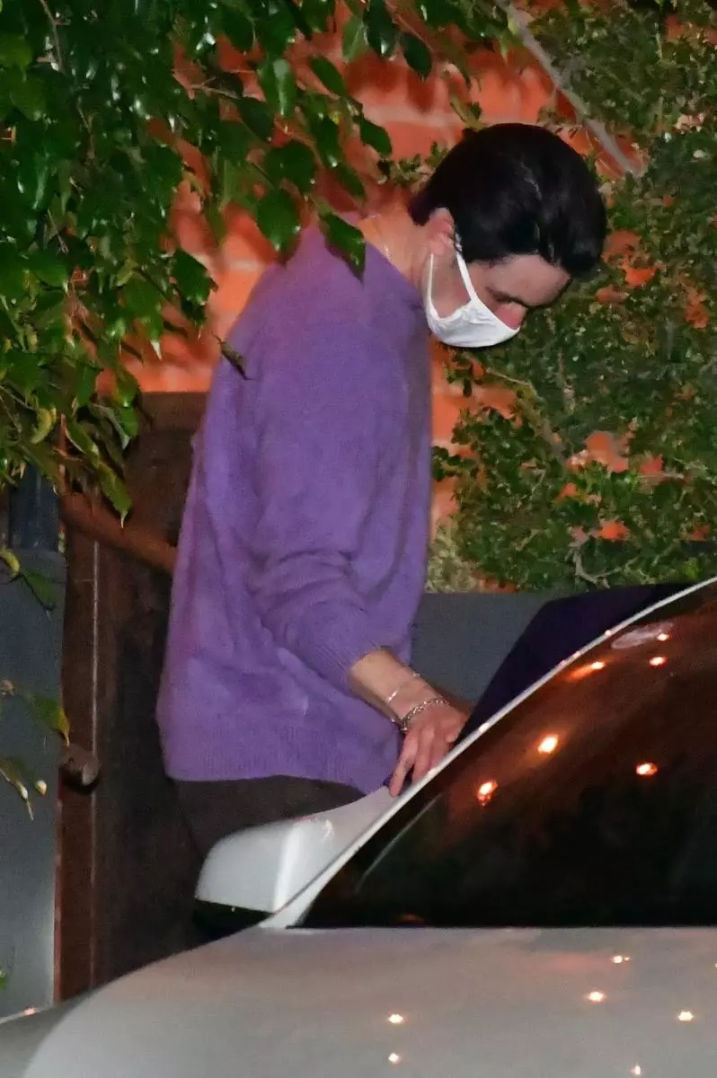 Foto yang jarang berlaku: Ariana Grande ditangkap pada tarikh dengan Groom Dalton Gomez 68781_2