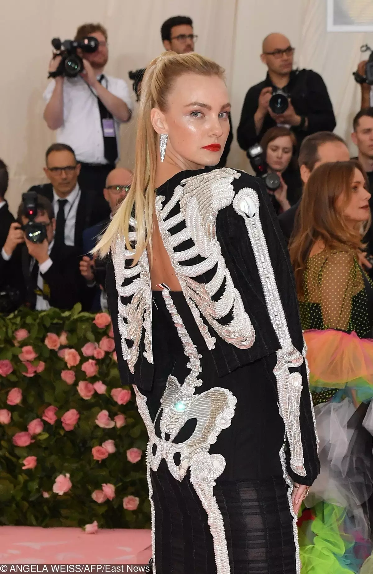 Madness sortzailea: 2019ko Met Gala-n izarren jantzi bitxienak eta barregarriak 69137_10