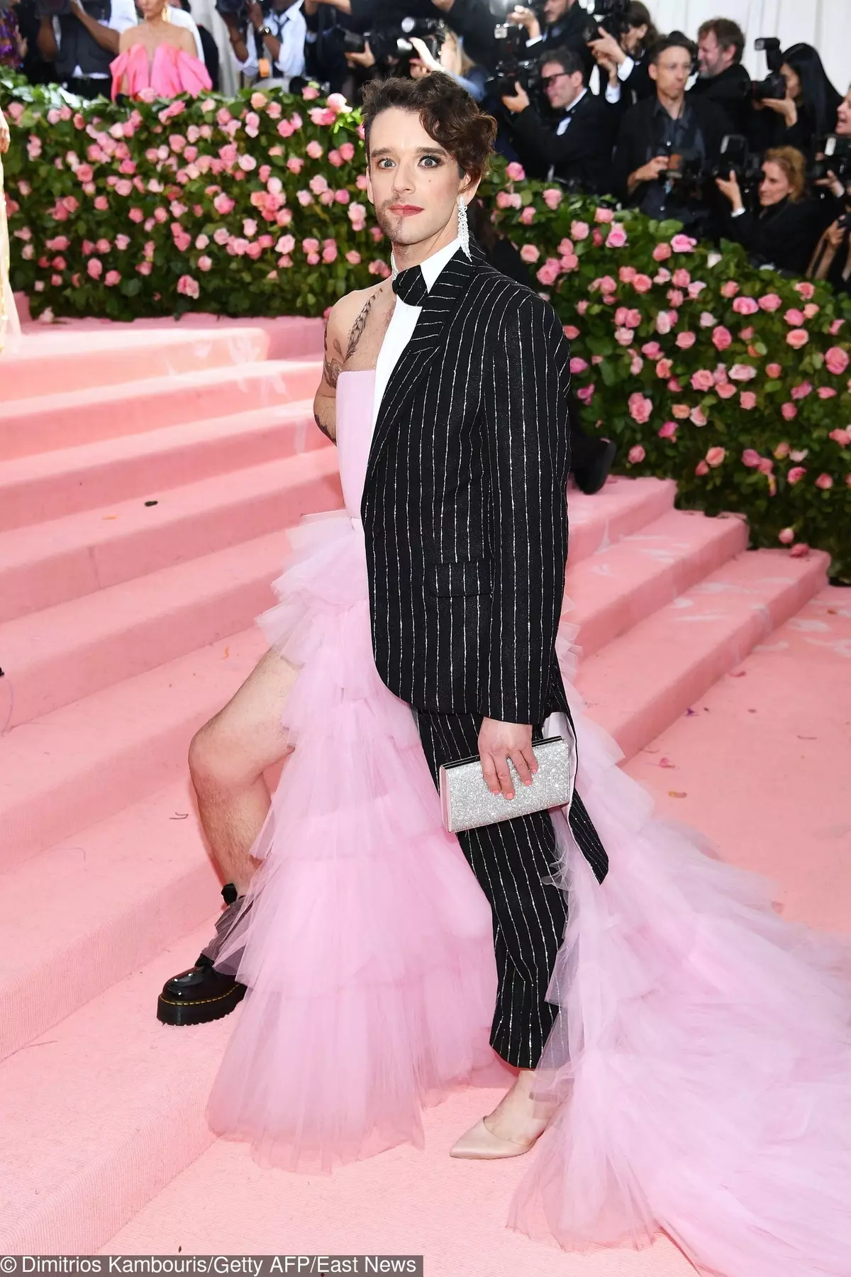 Creatieve waanzin: de vreemdste en belachelijke outfits van de sterren op met Gala 2019 69137_11