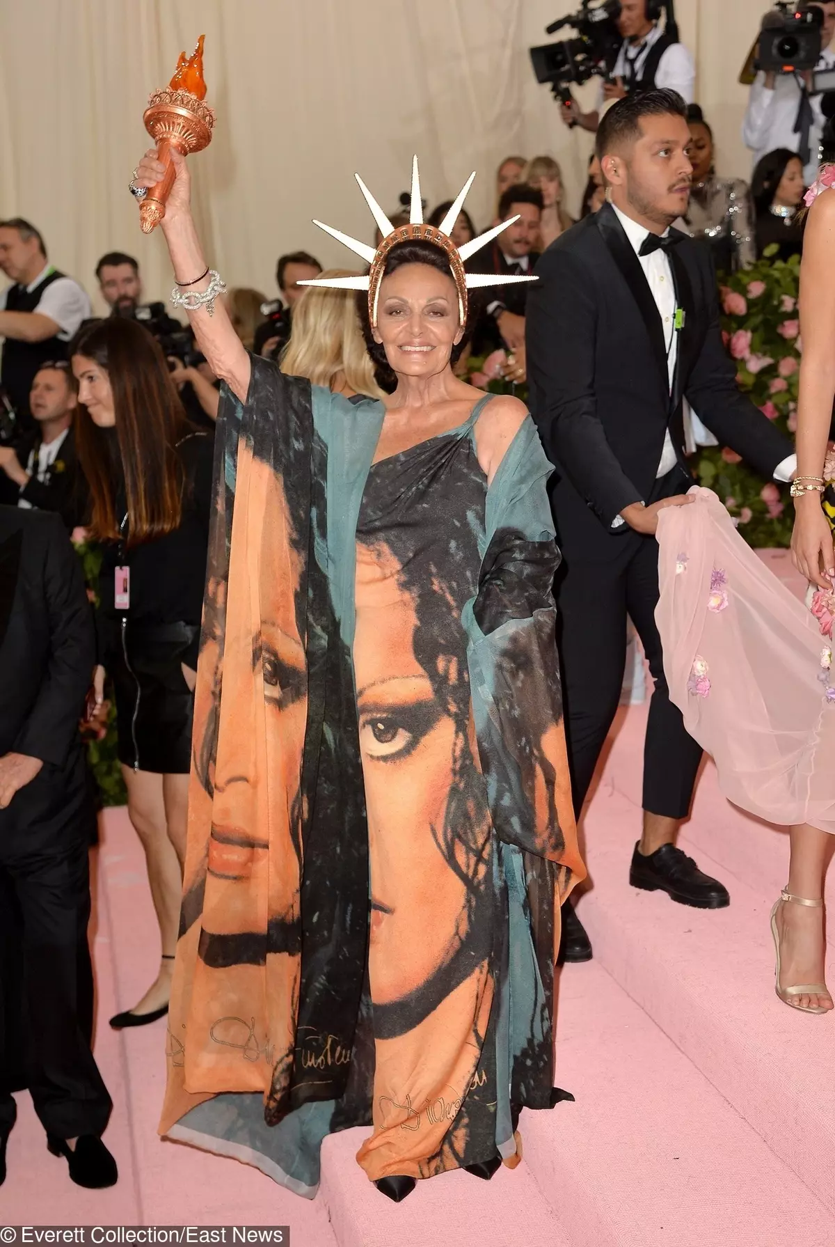 Madness créative: les tenues les plus étranges et ridicules des étoiles sur Met Gala 2019 69137_13