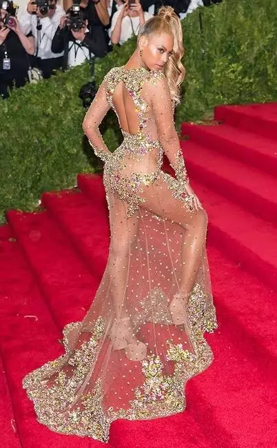 Fra Rihanna til Jay Lo: Topp 15 uforglemmelige stjerner fra Red Carpet Met Gala siste år 70038_3