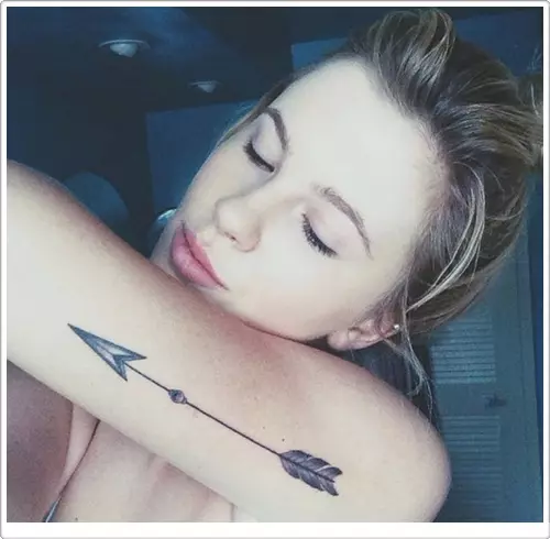 Foto: Top 15 din cele mai neobișnuite tatuaje de stele 70066_8