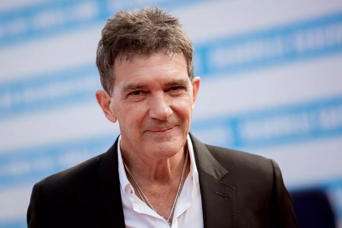 "Natsinze": Antonio Banderas Yakize Coronavirus