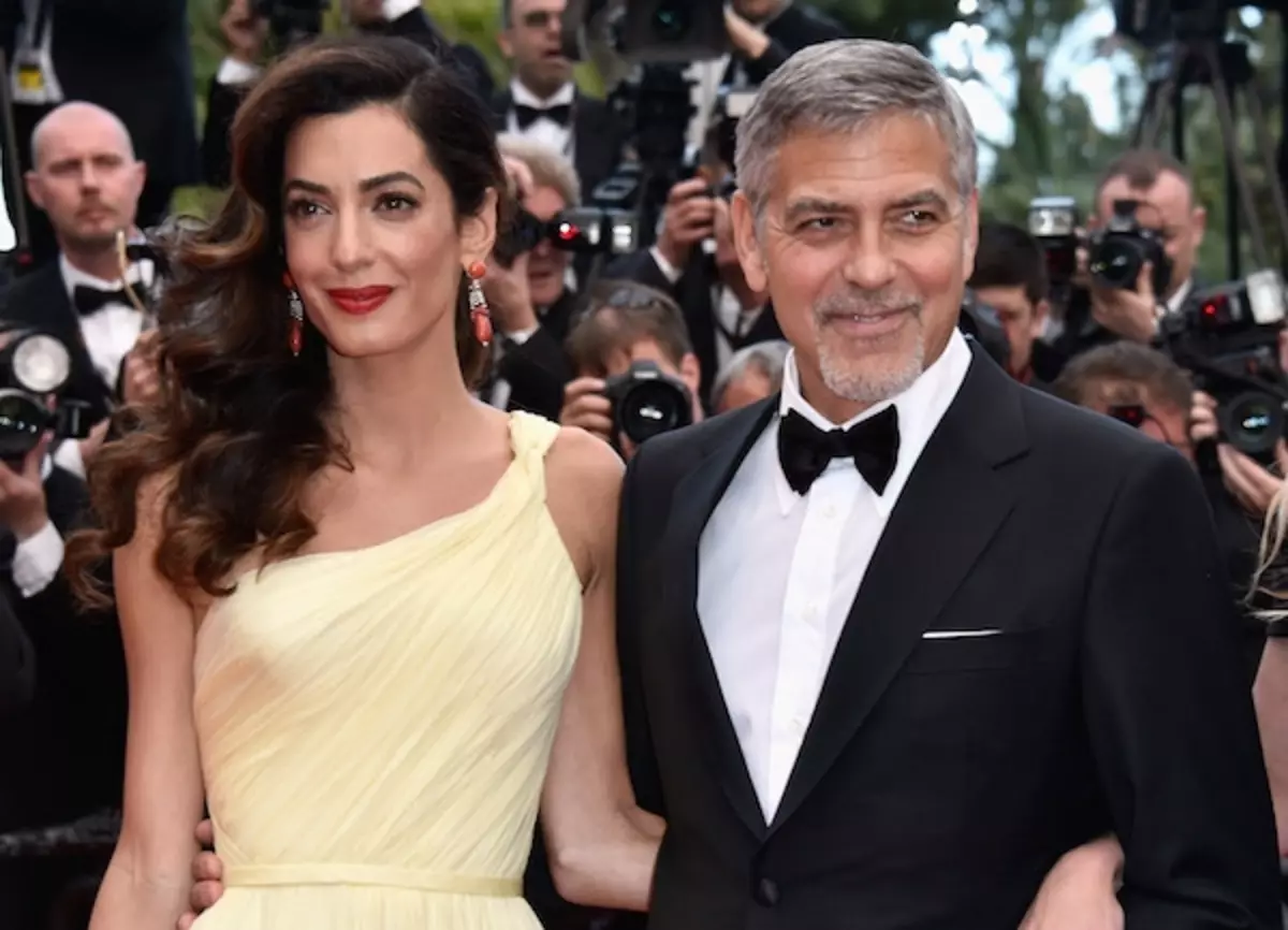 Opinberlega: George og Amal Clooney verða foreldrar í júní