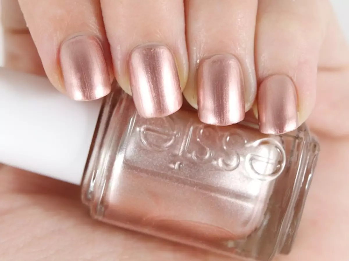 Молочный лак. Essie розовое золото. Лак Essie золотой. Essie лак для ногтей золотой. Essie 51.