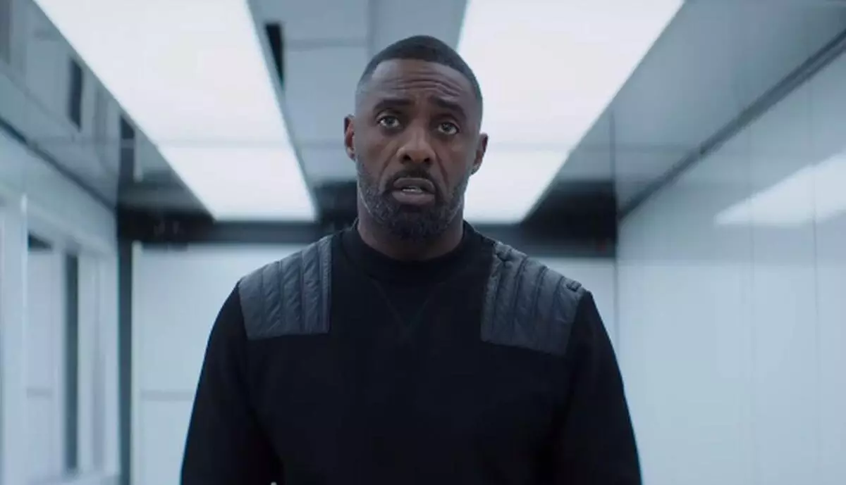 Idris elba បានឆ្លើយតបទៅនឹងរូបភាពរបស់គាត់នៅក្នុងឈុតខ្លីរបស់គាត់