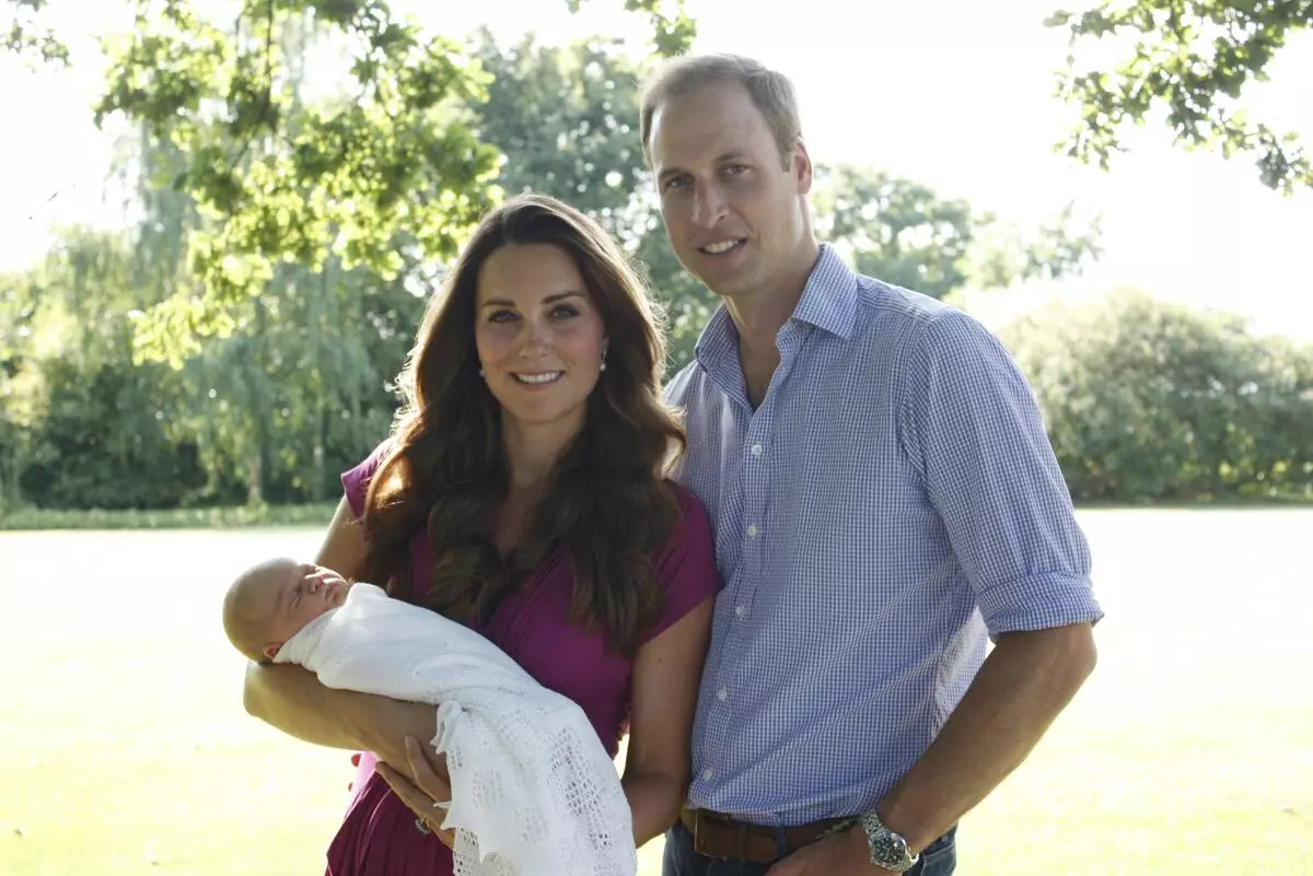 Royal Idyll: Nieuwe foto's van Prince George