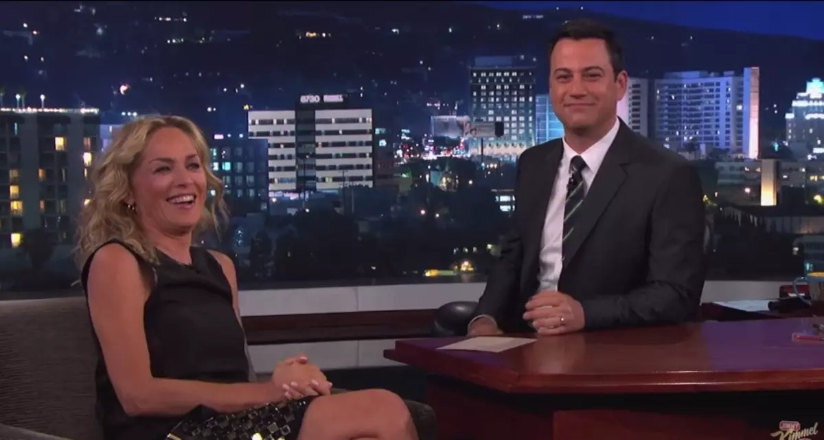 Sharon Stone eo amin'ny fampisehoana Jimmy Kimmel