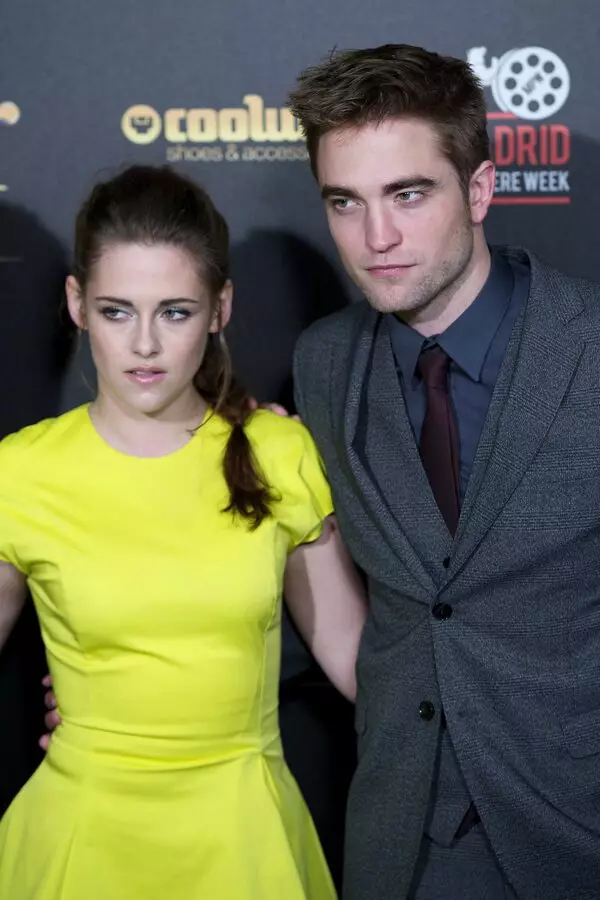 Robert Pattinson နှင့် Kristen Stewart: Grant ၏အကြောင်းရင်းများ