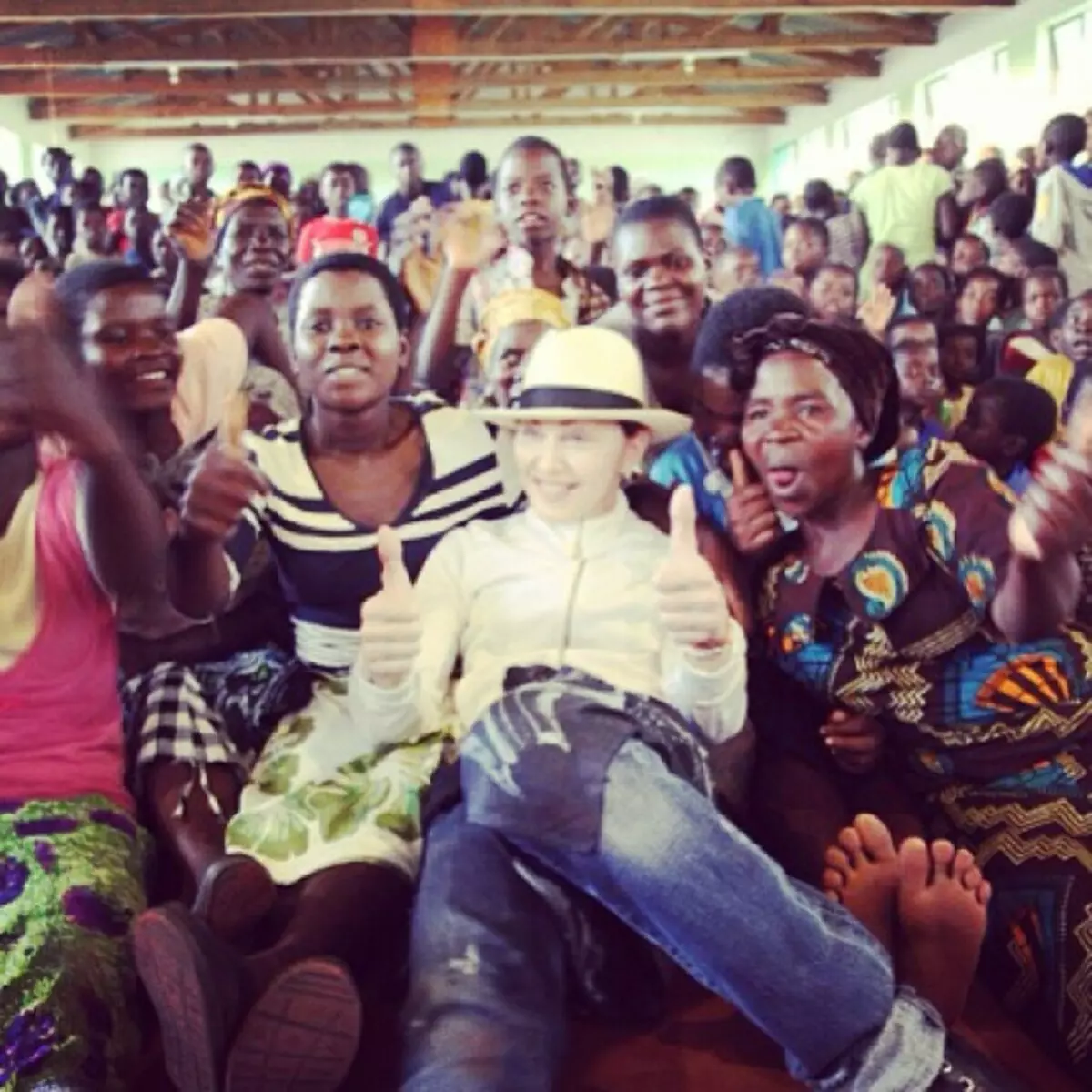 Madonna wegeret de beskuldiging fan 'e Malawi-regearing