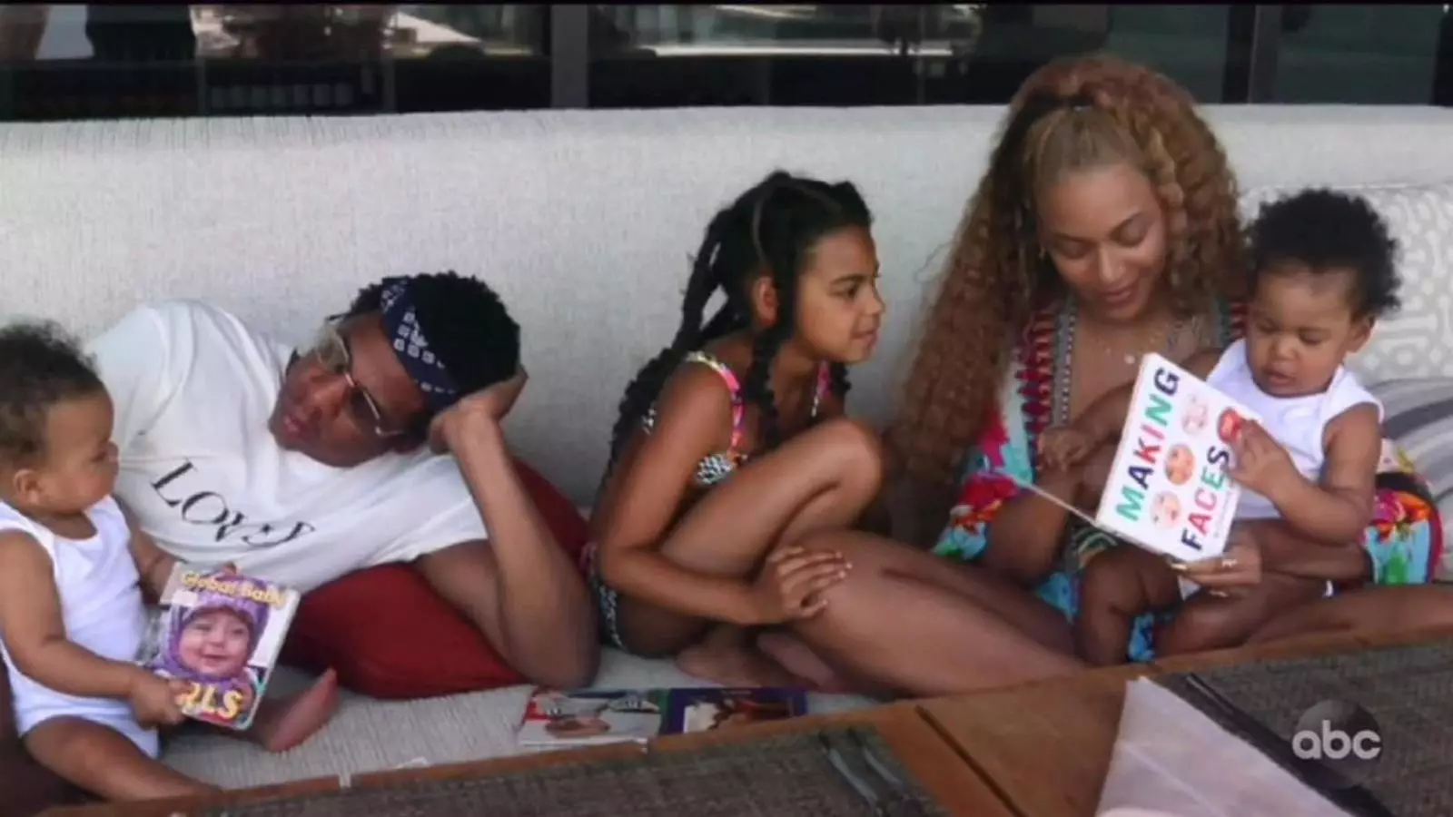 Beyonce-k familia-argazki ederrak partekatu zituen haurrekin dokumental film berri batean 79274_1