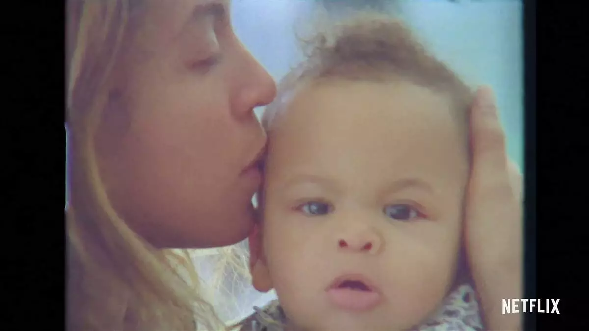 Beyonce在他的紀錄片中講述了沉重的懷孕和難以死去的兒子 79283_1