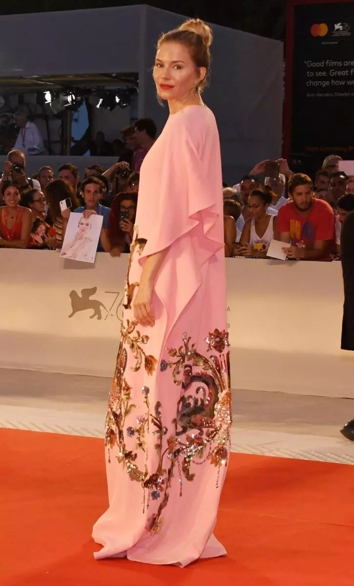 Penelope Cruz, Sienna Miller, Meryl Streep och Jude låg på den 76: e venetianska filmfestivalen 79981_8