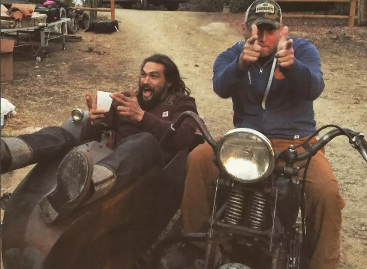 Ngày Instagram: Jason Momoa, Ryan Reynold, Yen Somerhalder, Eddie Redmein và những người khác