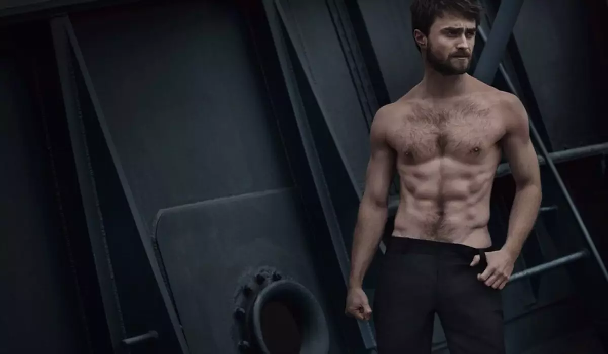 Daniel Radcliffe cởi đồ cho vấn đề mới của Vanity Fair Italia