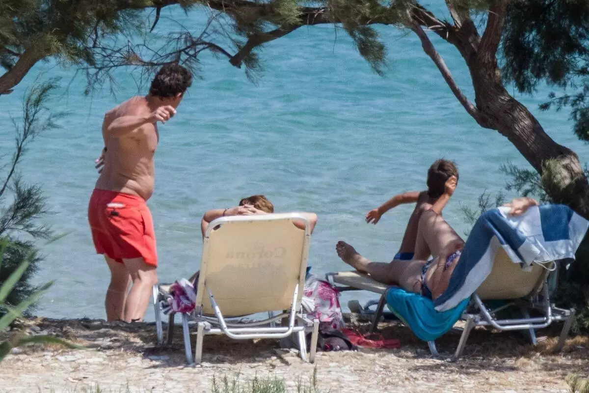 Inte längre Super: Matthew McConaja smält på stranden i Grekland 82309_6