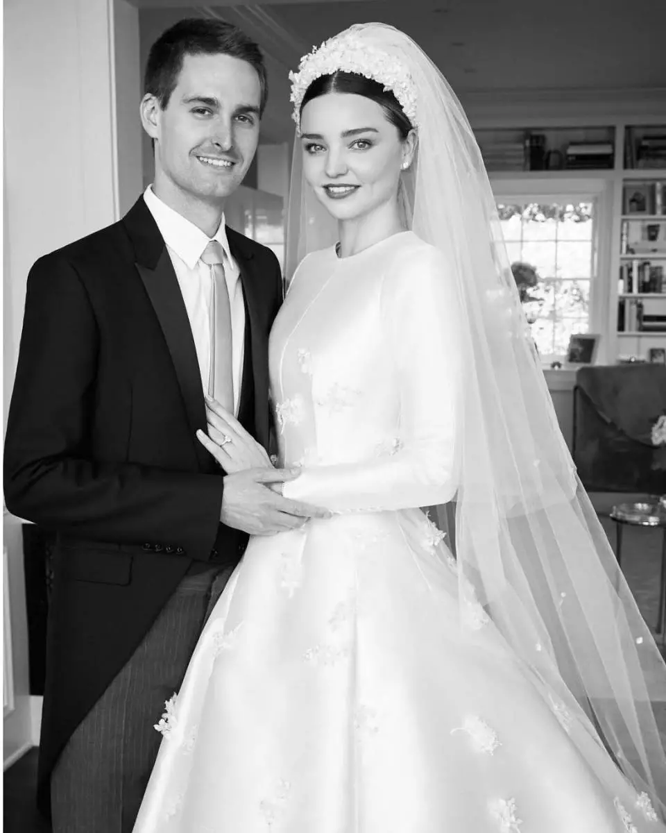 Miranda Kerr ha mostrato foto inedite da un matrimonio con Evan Spigel 83910_2
