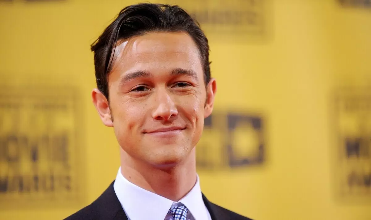 Gadawodd Joseph Gordon-Levitt neges ysbrydoledig i raddedigion 2020