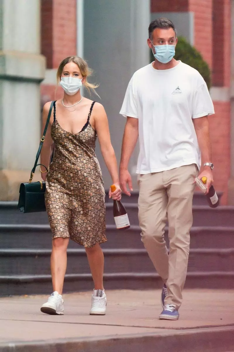 Foto: Jennifer Lawrence koos abikaasaga esimest korda poole aasta jooksul 84441_4