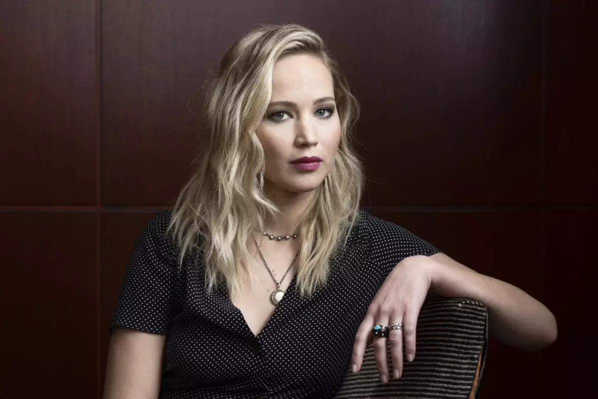 Jennifer Lawrence zadržao je ventilator koji je probio njezinu kuću