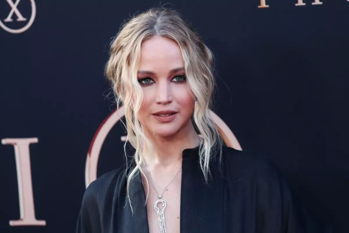 "Ech sinn ze faul fir sech Suergen": Jennifer Lawrence sot iwwer d'Virbereedung fir d'Hochzäit