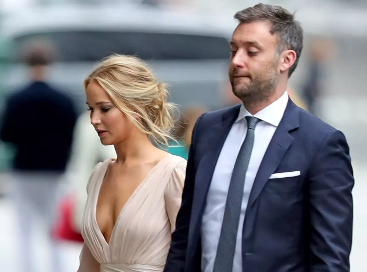 Foto: Jennifer Lawrence s bridegroom pohár Maroni na večírku na počest angažmá