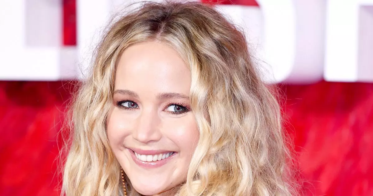 Jennifer Lawrence menyebut bintang-bintang dengan jujur ​​berbicara tentang dietnya