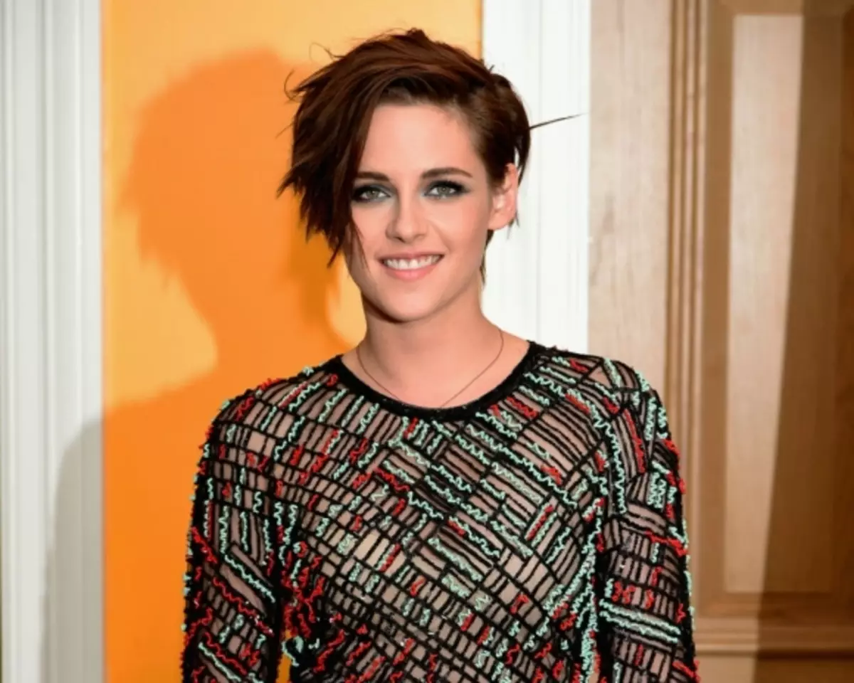 Kristen Stewart បានធ្វើអាក្រាតកាយនៅក្នុងការថតរូប Mario Testino