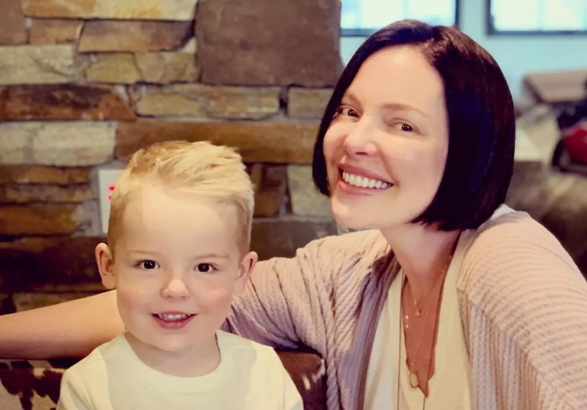 Kopieer Mamma: Catherine Heigle het 'n foto van 'n driejarige seun Joshua gewys