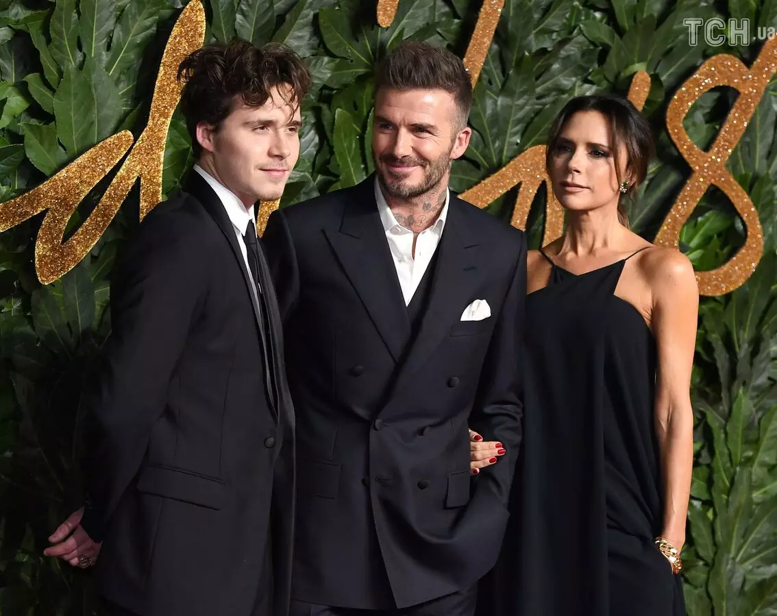 Davidek eta Victoria Beckham-ek 100 mila kilo gastatuko dituzte festa bakoitzeko Brooklynentzat