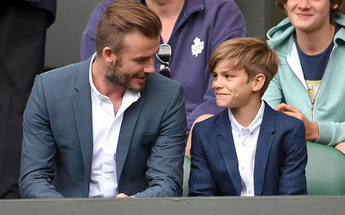 Victoria och David Beckham presenterade sin son personlig tennisbana