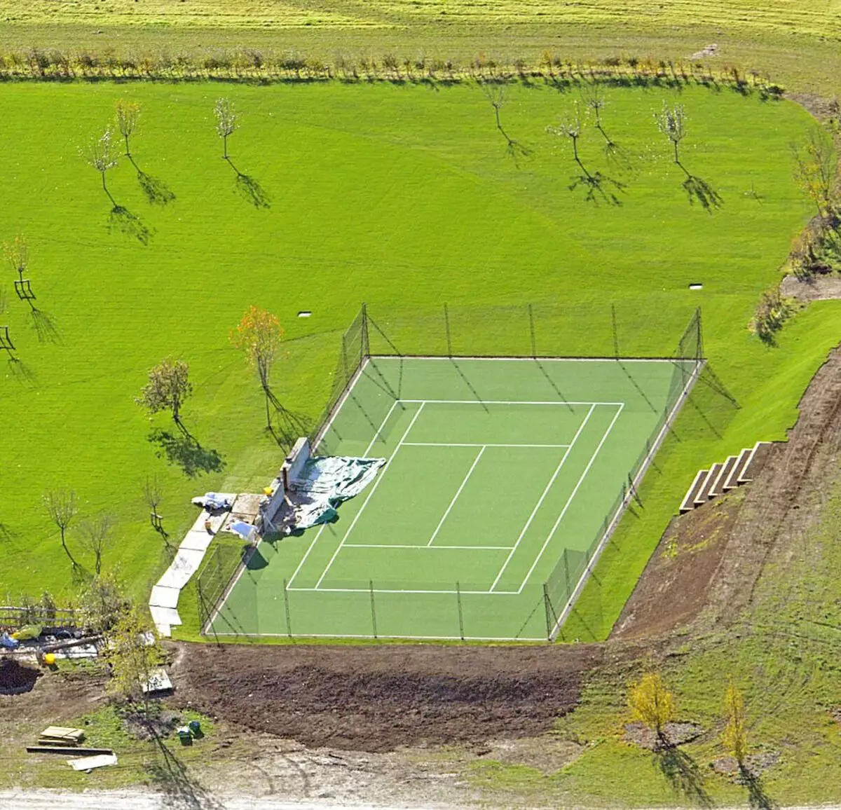 Victoria och David Beckham presenterade sin son personlig tennisbana 91907_1