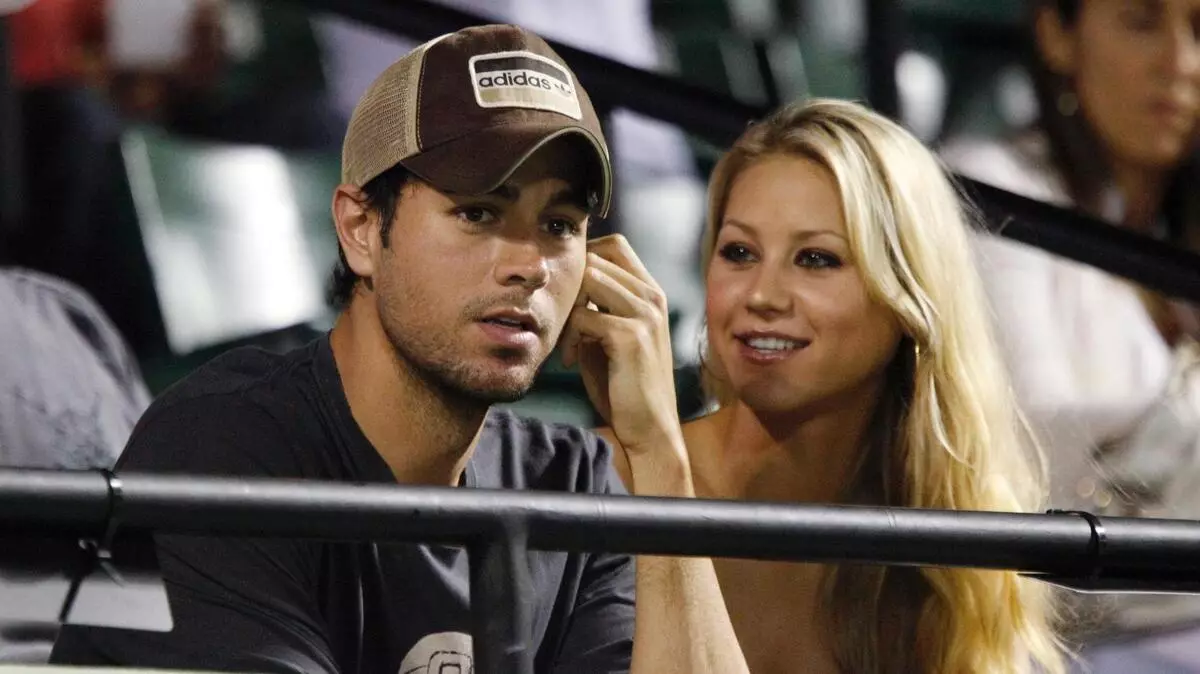 I-Enrique Iglesias kunye no-Anna Kournikova baphinda baba ngabazali: intetho yomzalwana imvumi