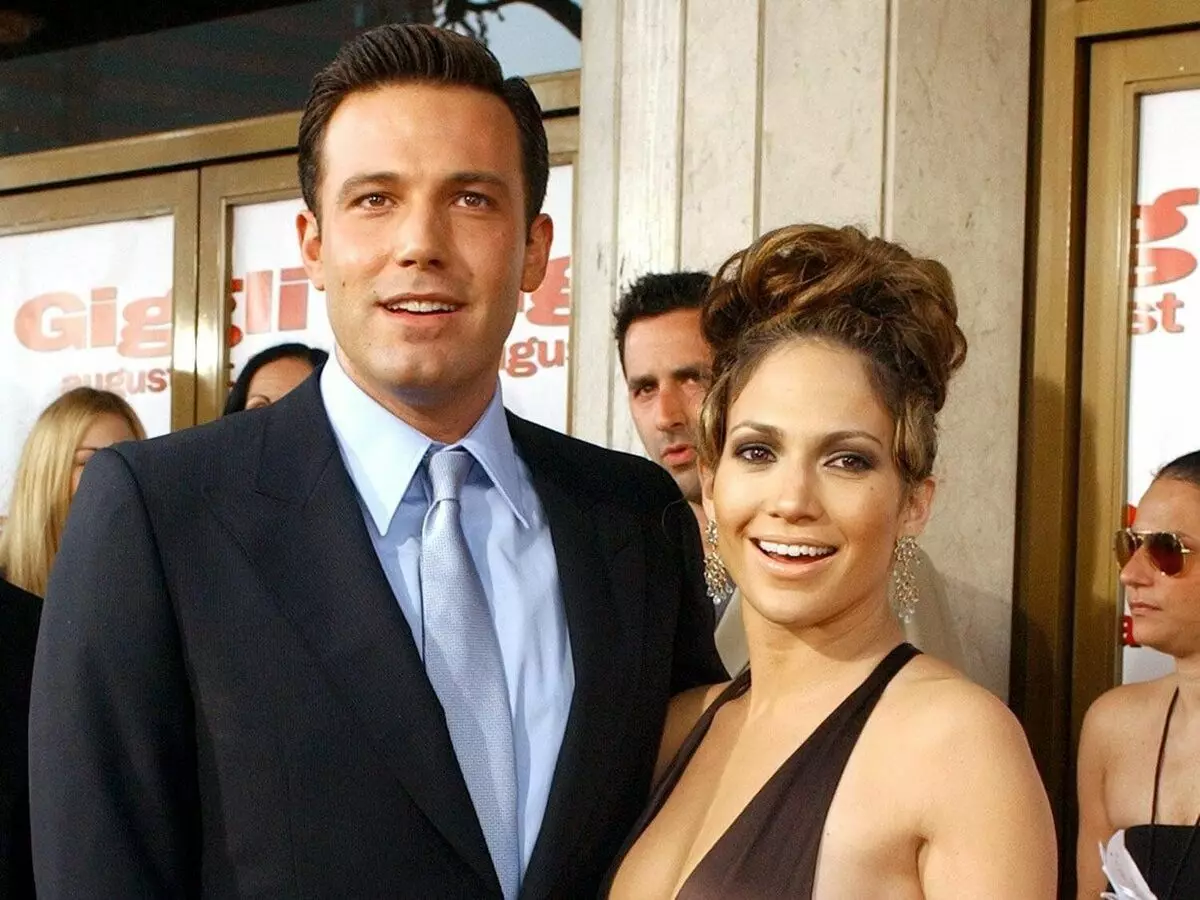 Cofiodd Jennifer Lopez yr ymgysylltiad â Ben Affleck yn 2002