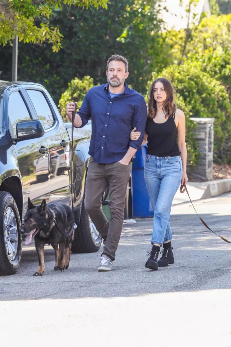 Vyombo vya habari: Jennifer Garner alipiga marufuku Benu affleck ili kuwajulisha watoto na Anaya de Armaas 92697_1