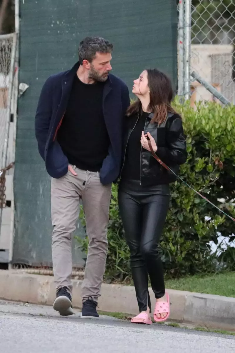 Gisulti sa Insider kung giunsa ang reaksyon ni Jennifer Garner sa nobela ni Ben Affleck ug Ana de Armas 92699_3