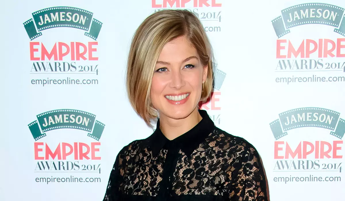 Vindende "Golden Globe" Rosamund Pike savnede modstanderen