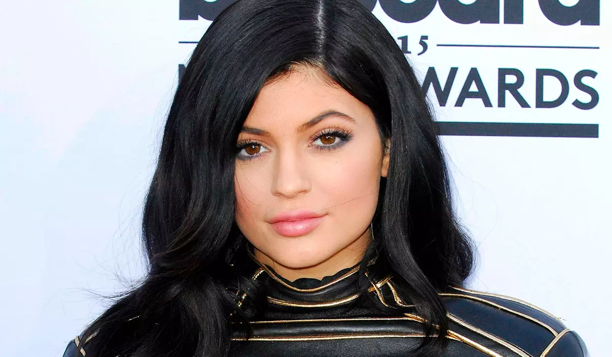 Pressão de água luxuosa: Kylie Jenner respondeu à alma trolling na rede