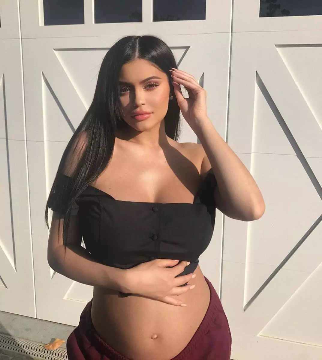 Kylie Jenner told how pregnancy prepared her to self-insulation 93895_1