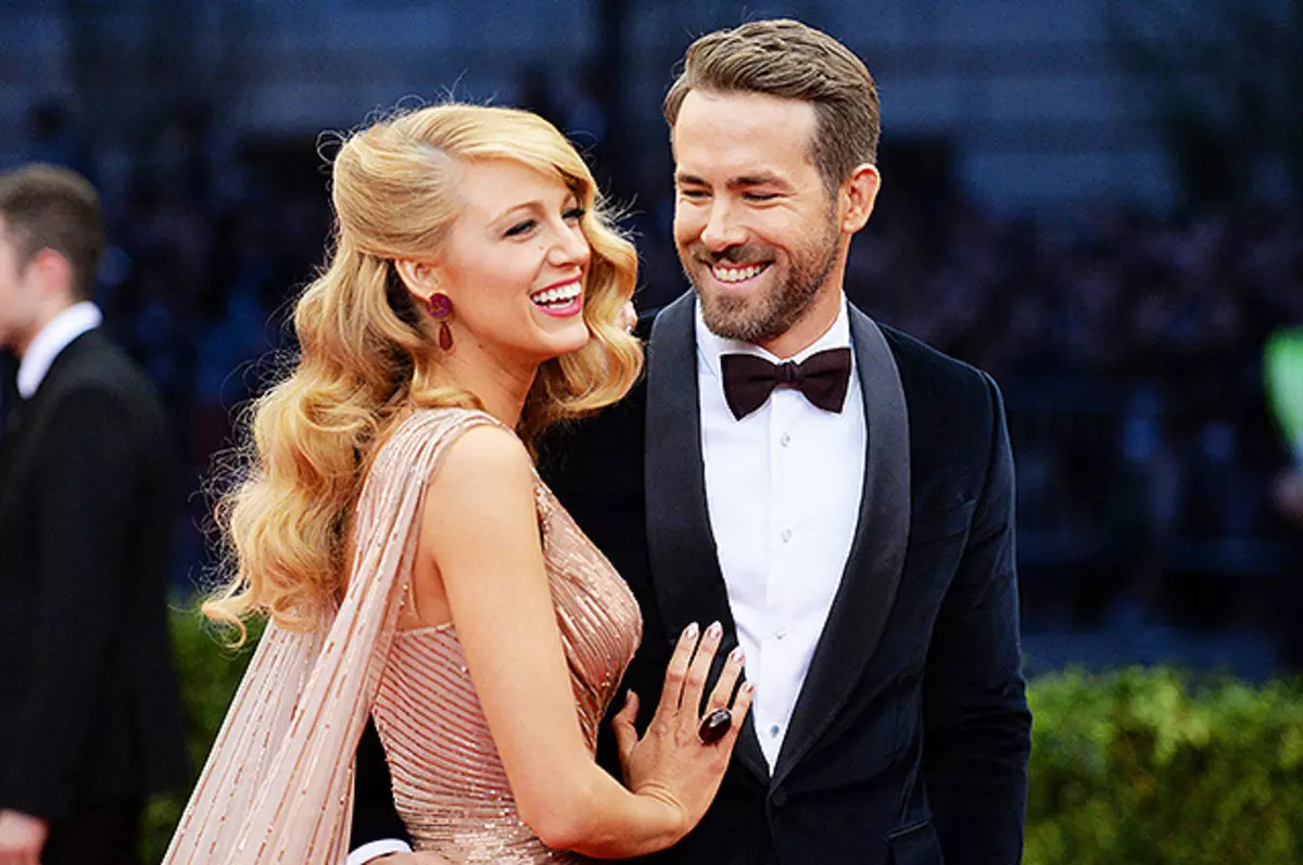 Ryan reynolds ngungkabkeun lantai sareng blake leueur