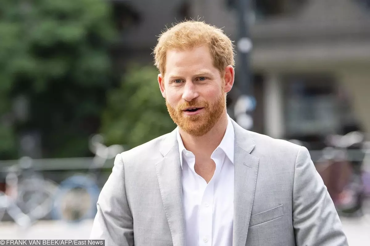 Prince Harry akataura nezve scandal aine kutiza pane imwe ndege: "Hapana Akakwana"