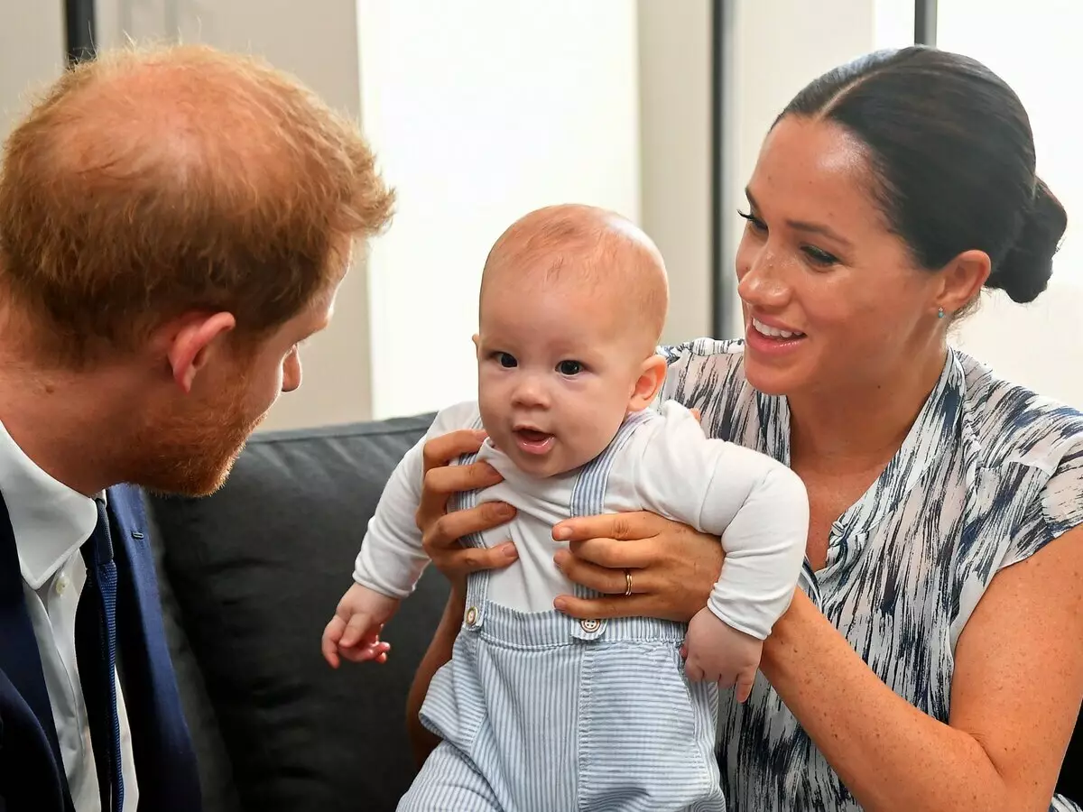 Freon fan Prins Harry en Megan Oarl fertelde oer de earste wurden fan har soan Archie