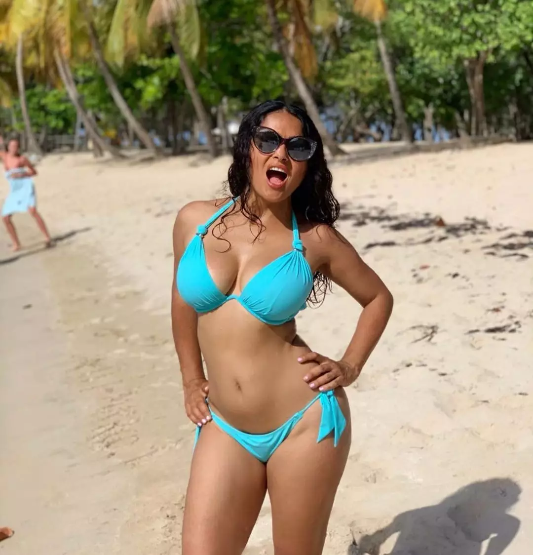 Salma Hayek berbagi foto panas untuk menghormati peringatan 53 tahun 95158_1