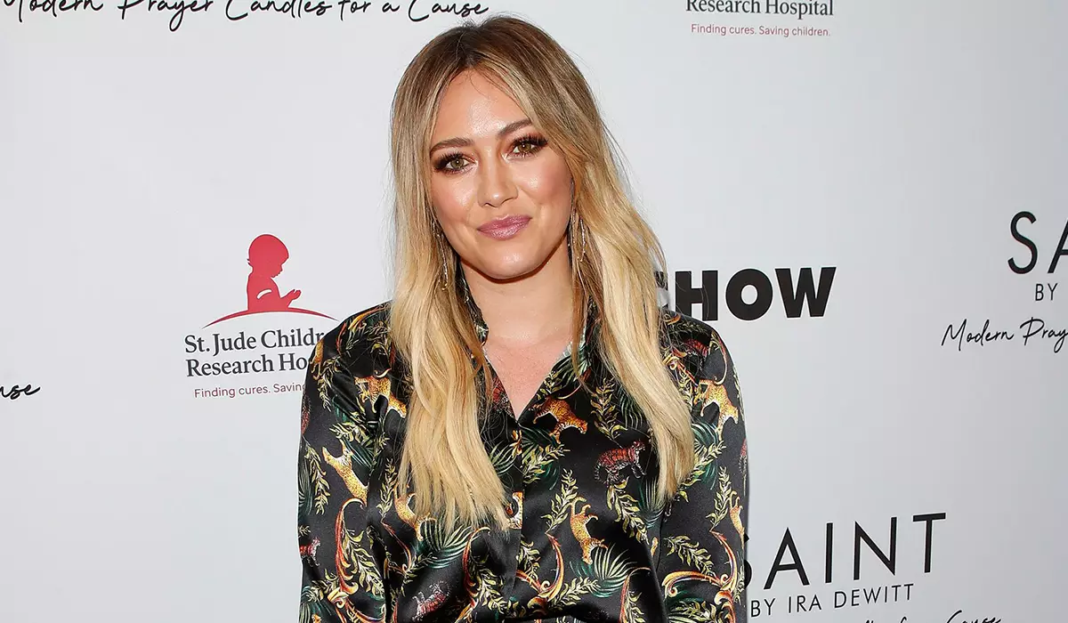 Hilary Duff alipata maambukizi ya jicho kutokana na vipimo vya coronavirus