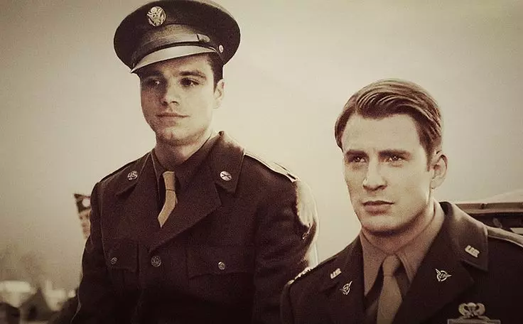 Sebastian Stan je přesvědčen, že Steve Rogers nedal tankový štít pro své vlastní dobro